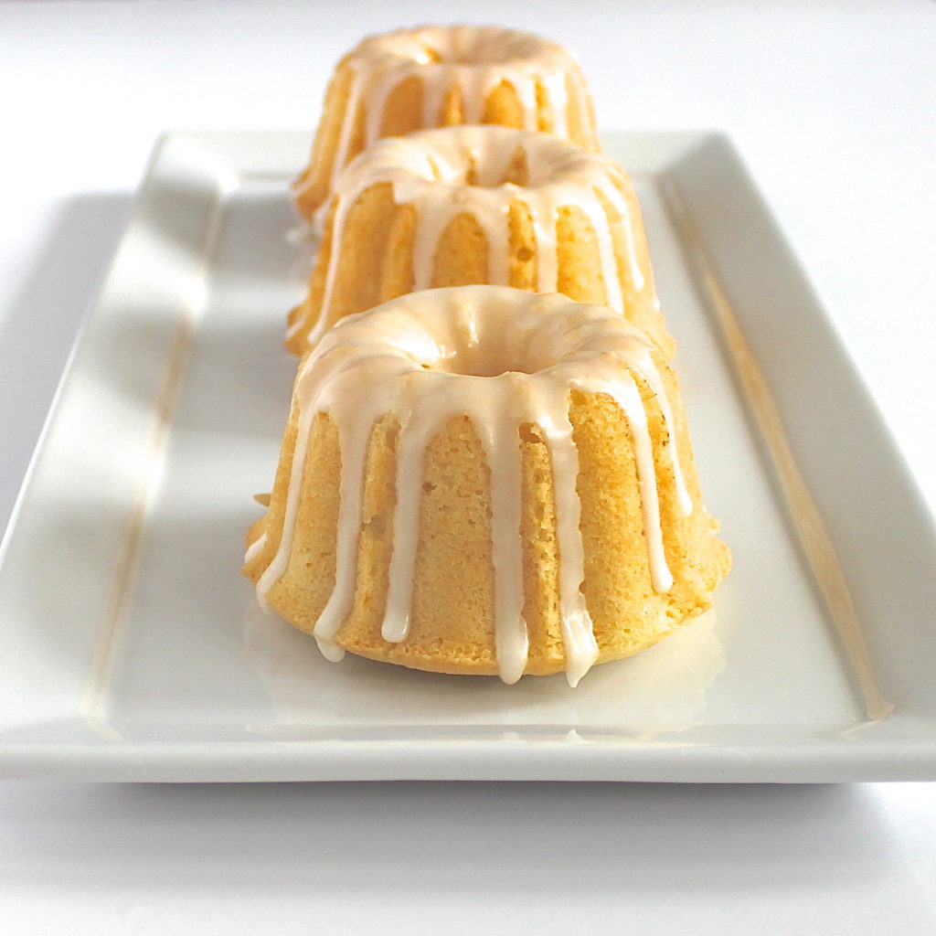 mini lemon bundt cakes