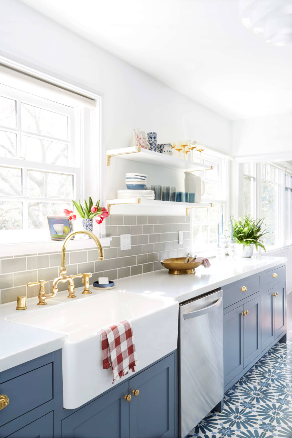 open shelving in kitchens